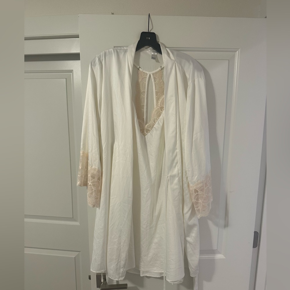 Flora Nikrooz Kit Heart Bridal Robe & Slip size L/XL